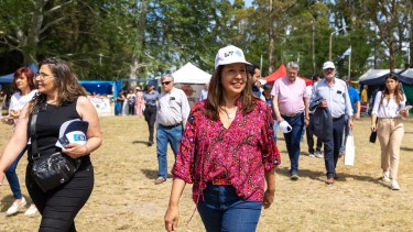 La gobernadora Carreras en la Expo Idevi de Viedma donde habló de sus expectativas para el año próximo. Foto Gentileza.