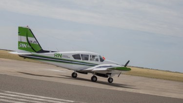 El avión es un Piper Azteca que fue recuperado en 2019. 