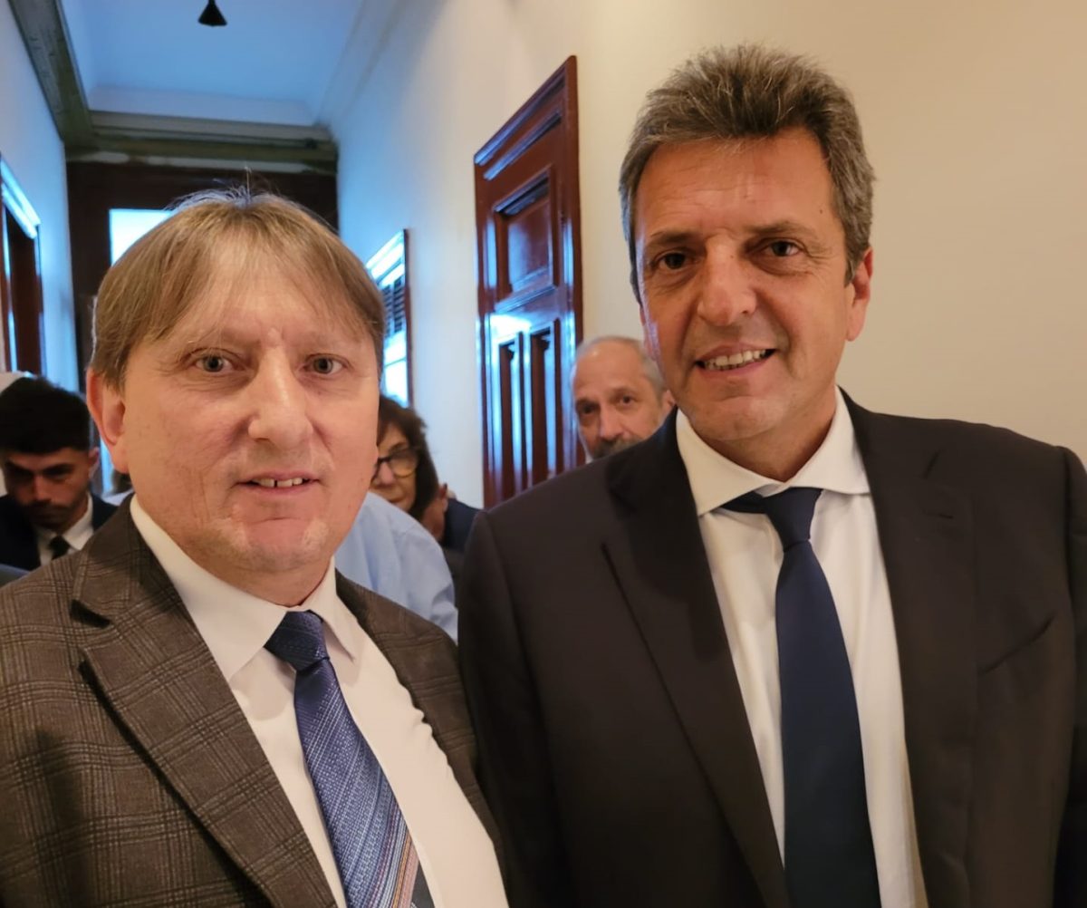 Reunión con el Ministro. José Luis Bunter de la Cámara de Industria y Comercio de Cipolletti se reunió con Sergio Massa.
