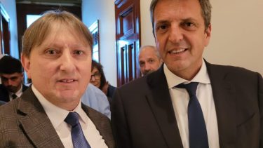 Reunión con el Ministro. José Luis Bunter de la Cámara de Industria y Comercio de Cipolletti se reunió con Sergio Massa.
