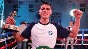 Daneff ganó por puntos y retuvo su título en Cutral Co