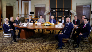 Los jefes de Estado del G20 se reunieron hoy en Bali para analizar la situación tras el lanzamiento de dos misiles de fabricación rusa sobre territorio polaco. Foto AP. 