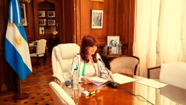 La vicepresidenta Cristina Kirchner hablóa hoy ante el Tribunal Oral Federal 2, por vía remota. 