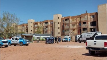 Allanamientos en el barrio Belgrano de Cutral Co, luego del homicidio. (Archivo)