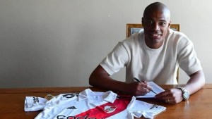 De la Cruz renovó con River, pero su futuro estaría en Europa