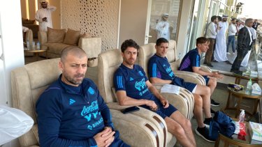 Los ayudantes de Scaloni tomaron nota en el amistoso del primer rival de la Argentina en Qatar.