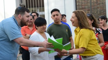 La gobernadora Carreras encabezó el acto que se realizó en Viedma. Foto: gentileza.