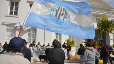 Ya está disponible para solicitar el formulario de requerimiento de pago para los bonos serie 10. Foto: El Patagónico.