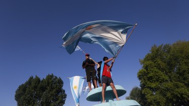 La fuente Pucará volvió a congregar un festejo por la selección Argentina de fútbol. Foto: Pablo Leguizamon.
