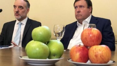  Alberto Weretilneck y Martín Doñate, senadores nacionales e impulsores del "gran acuerdo rionegrino".