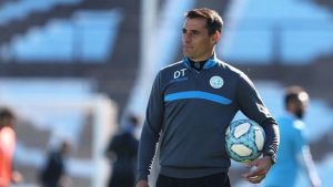 Farré extendió su contrato con Belgrano y dirigirá en la Liga Profesional