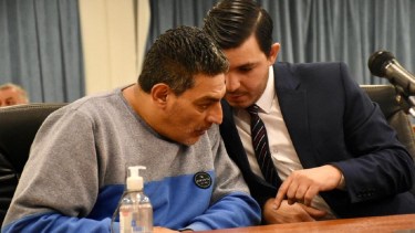 Jorge Sosa, señalado por la fiscalía como autor de los disparos, con su abogado Orpianessi. (Archivo/Matías Subat)