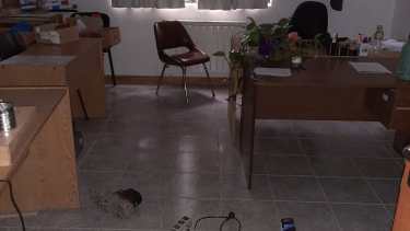 Los sujetos además de robarse equipos destrozaron varias dependencias. (foto: gentileza)