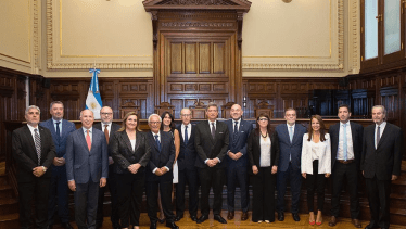 Los once nuevos integrantes del Consejo de la Magistratura junto a los ministros de la Corte Suprema.
