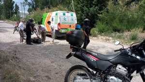 Espectacular persecución policial por las calles de Roca: hay un policía herido tras caer de la moto