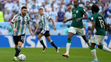 Messi no pudo desequilibrar en el partido de Argentina contra Arabia Saudita. (AP Photo/Ricardo Mazalan)