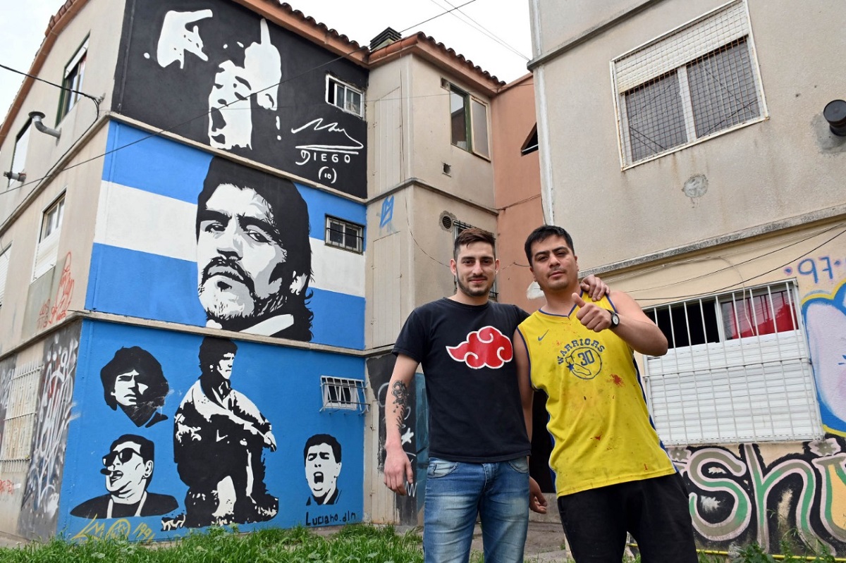 Jony y Gustavo, integrantes del grupo organizador de los murales. Fotos: Marcelo Ochoa.  