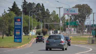 Cipolletti espera la definición de la capital para planificar una obra similar hacia la avenida Julio Salto. Foto: Yamil Regules.