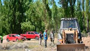 El Equipo de Antropología Forense trabaja en la chacra denunciada como fosa de enterramientos clandestinos