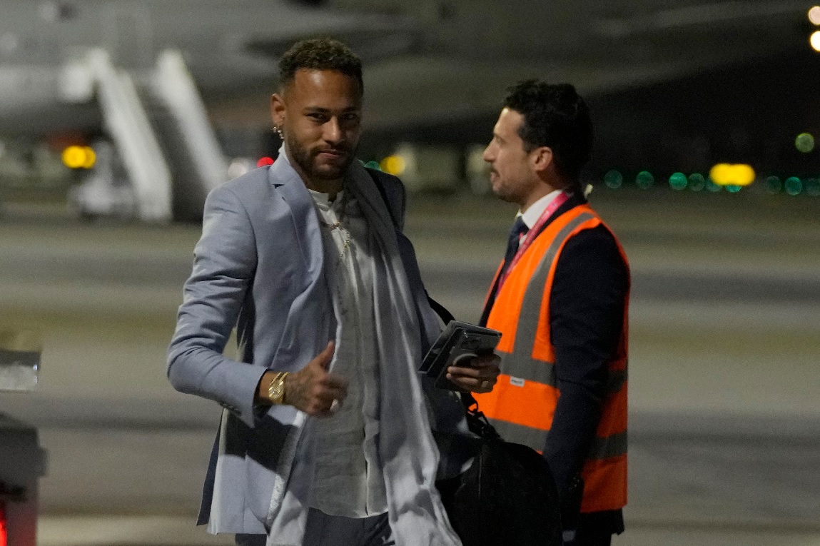 Neymar llegó hoy con Brasil para el Mundial de Qatar 2022. Debuta contra Serbia. 