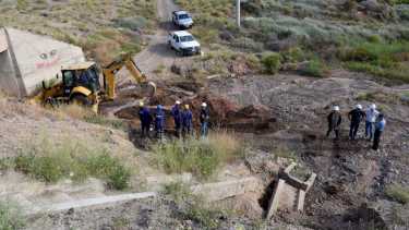Video: así está el nuevo socavón de Neuquén, con un corte por tiempo indefinido