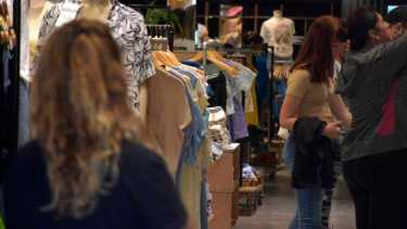 Los empleados de comercio tendrán un nuevo aumento en dos tramos. Archivo.