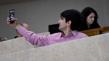 Camilo Echevarría (Frente Integrador Neuquino) es uno de los pocos que quedó en funciones en el Deliberante (foto Matías Subat)
