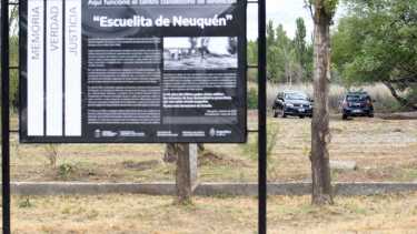 La Escuelita fue derribada en la década del 90 hasta los cimientos. En Lanín y Chaco hay un hito. (Matías Subat)