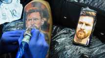 Imagen de Mundial Qatar 2022: los tatuajes de Messi que eligen en Neuquén, en 10 fotos