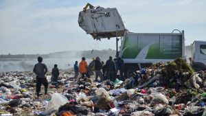 Un nene murió atropellado mientras buscaba comida en un basural