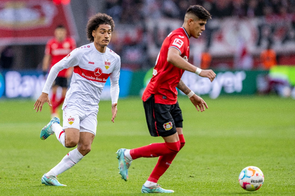 Palacios jugó todo el partido para el Leverkusen. Foto: AP