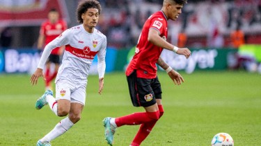 Palacios jugó todo el partido para el Leverkusen. Foto: AP