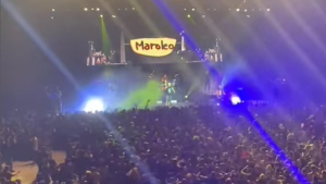 Video: el impresionante pogo en un show de heavy metal con una famosa publicidad