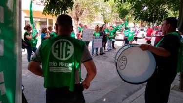 Municipales de Regina llegaron a un acuerdo de pago de 20.000 pesos. 