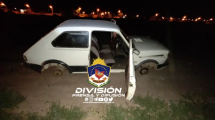 Imagen de Le robaron el auto, le sacaron las ruedas y después lo abandonaron en Neuquén
