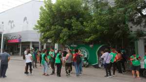 «Miniaguinaldo»: cortan una calle en Roca por supuestos errores en la liquidación