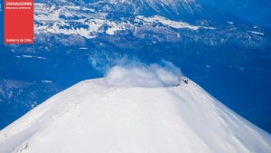 Volcán Villarrica: Chile espera «pequeñas explosiones» y prueba su sistema de emergencia