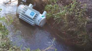 Así quedó el alimentador después del ataque. (Foto: gentileza)