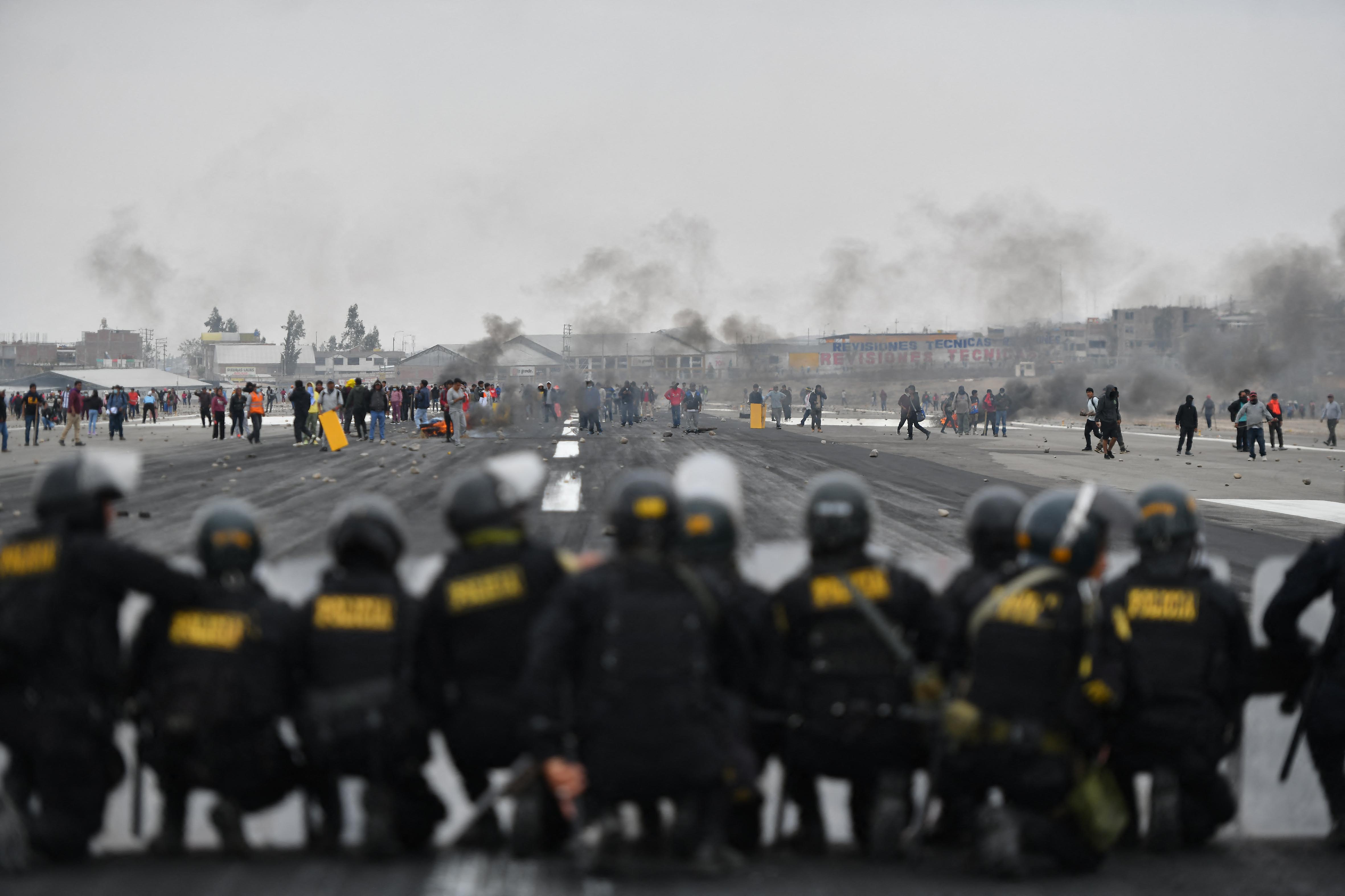 El gobierno peruano declaró el Estado de Emergencia en dos regiones del sur del país tras las violentas protestas. Foto AFP.
