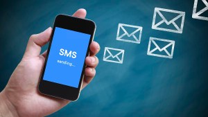 El SMS no se da por vencido: cumple 30 años y resiste