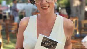 Colapso, el libro que escribió una mujer de Roca para sanar