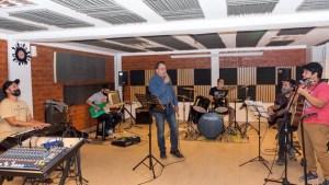 Brindarán un concierto con grandes éxitos nacionales en Roca