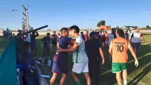 Liga Confluencia: sancionan a Fernández Oro por los incidentes ante Argentinos del Norte