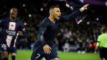 Imagen de Sin Messi y con Neymar expulsado, Mbappé salvó al PSG con un penal en la última