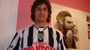 La historia de la foto de Pablo Aimar con la camiseta de Cipolletti