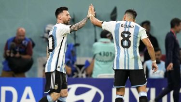 Argentina enfrentará a Países Bajos en cuartos de final. (Foto: AP)
