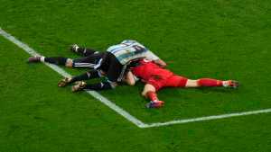 Mundial Qatar 2022: La espectacular atajada de Dibu Martínez en el último minuto