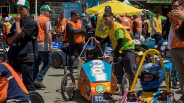 Casi 1.000 estudiantes en un desafío de creatividad e ingenio en Bariloche