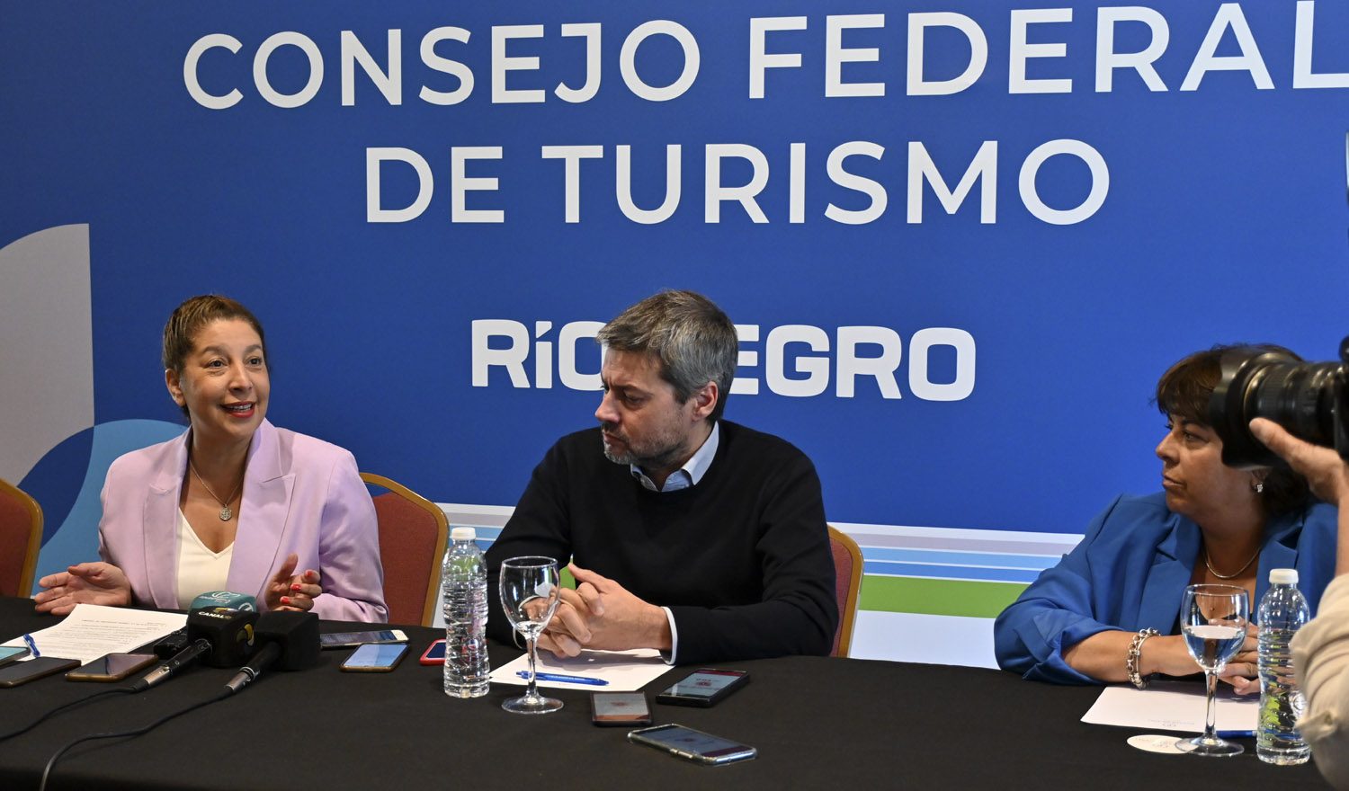 Carreras y Vélez fueron las dos últimas ministras de Turismo de Río Negro que designó Weretilneck en su anterior gestión, ahora la cartera pasa a ser secretaría. Archivo