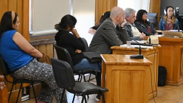 Originalmente había cinco docentes imputados por la muerte de una alumna en lago Gutiérrez, ahora quedan tres. Archivo